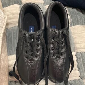 No box it is brand new Ap1 leather walking shoes easy ~spirit color black size 7
